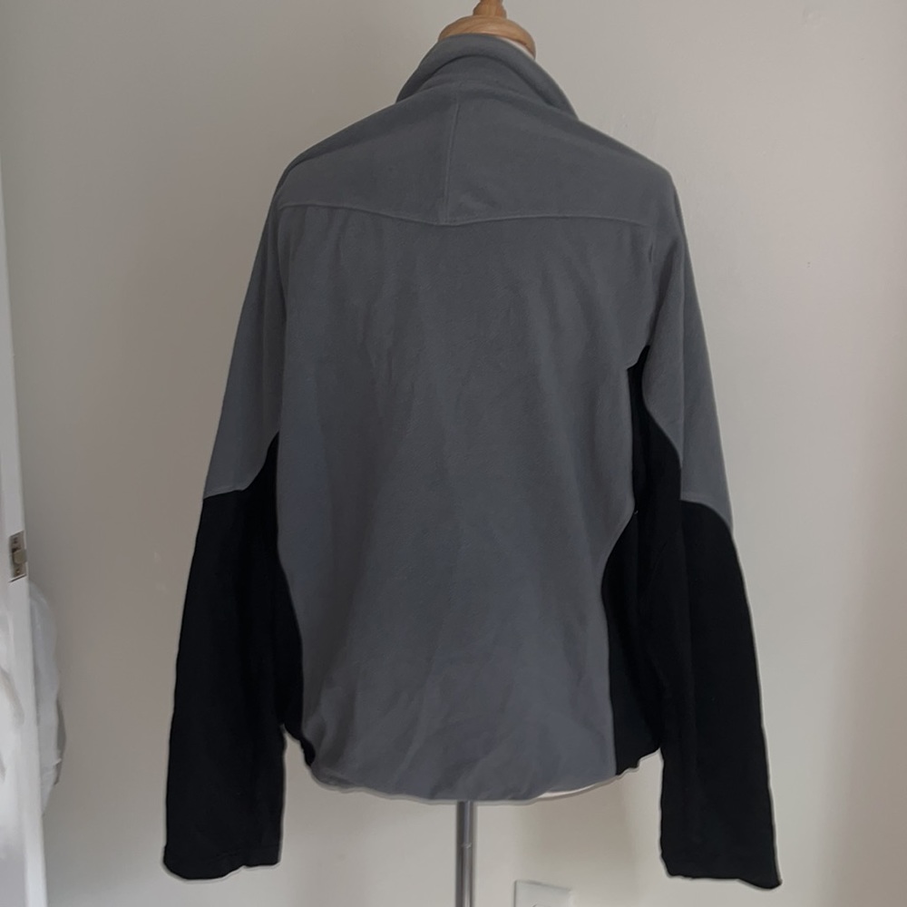 SOLD 

Men’s REI black and grey zip up Large - Picture 2 of 4